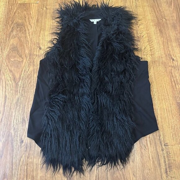 Cabi infinite Faux Fur open vest - Picture 2 of 6